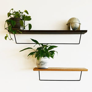 Classic shelf in oak