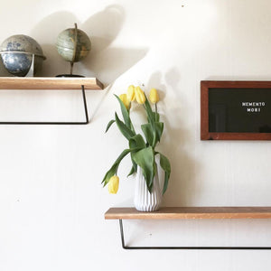 Classic shelf in oak